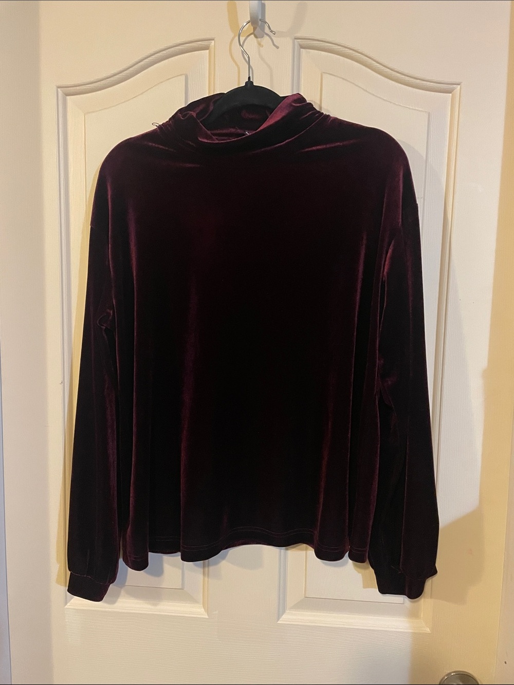 Velvet Long-Sleeve Hooded Top - Deep Burgundy